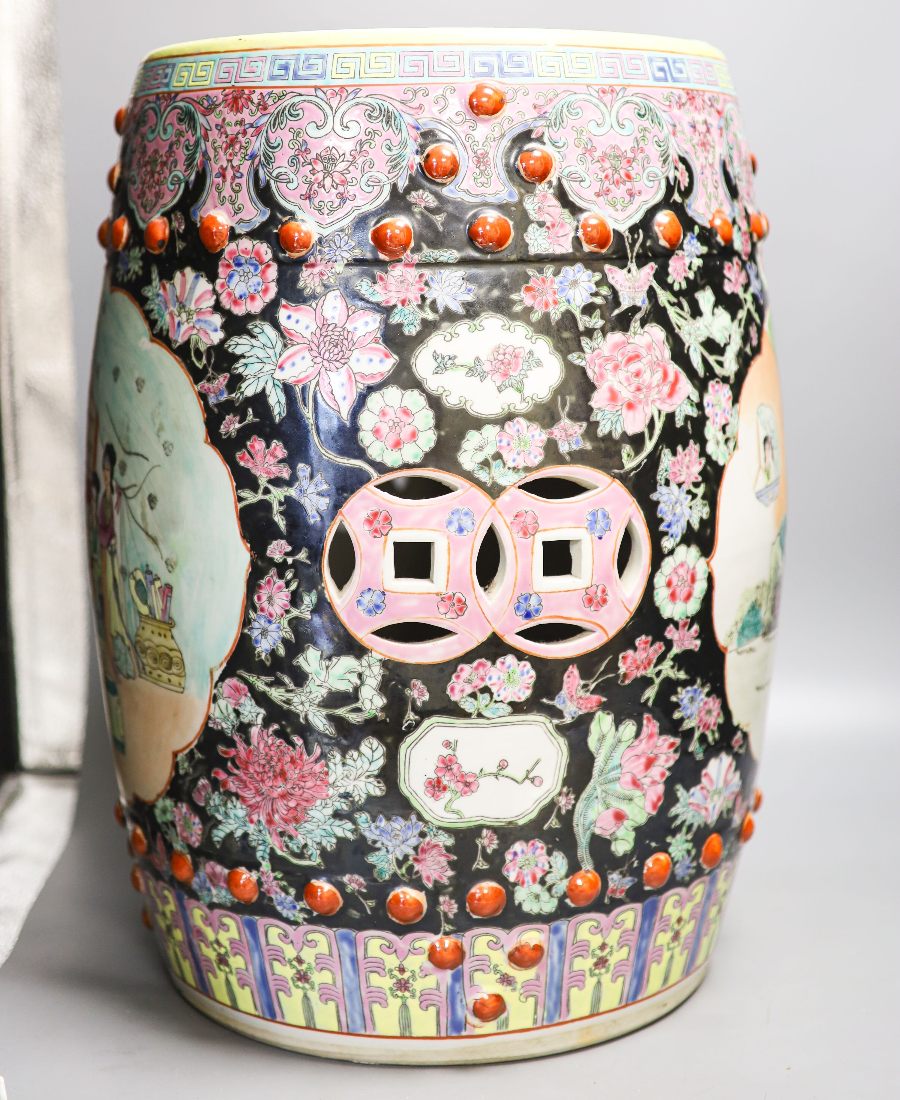 A Chinese famille rose porcelain garden seat 47cm